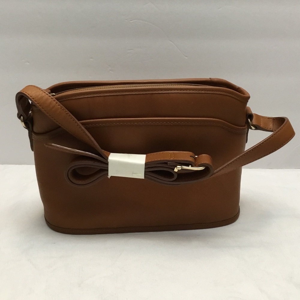 MEDALLION Chic Tan Leather Crossbody Bag